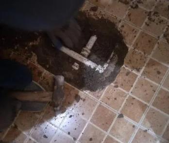 双桥卫生间漏水维修公司为您分享下卫生间渗水如何处理及注意事项